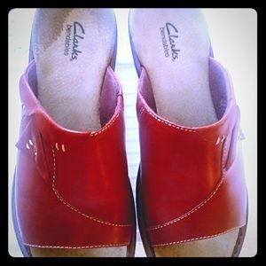 Red Clark's sandle slides